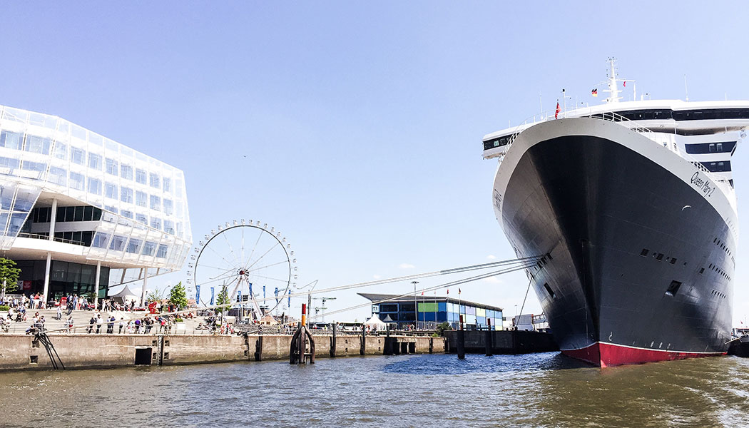 stadtfuehrung hamburg architektur QM2 Hafen