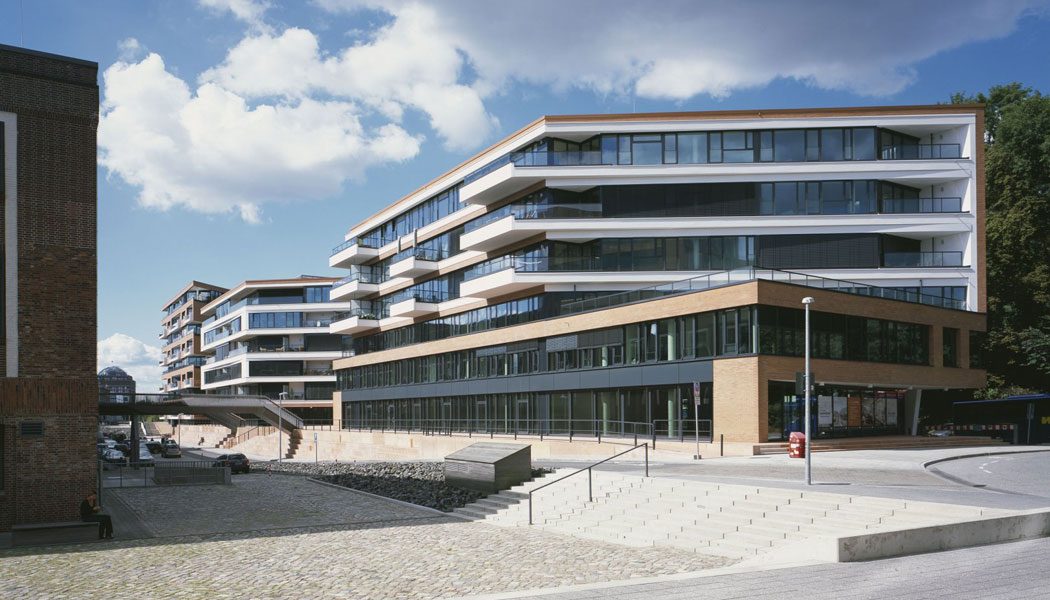 architectural-guided-tours-hamburg-perlenkette-Elbdeck